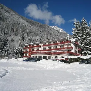 La Sapiniere Hotel